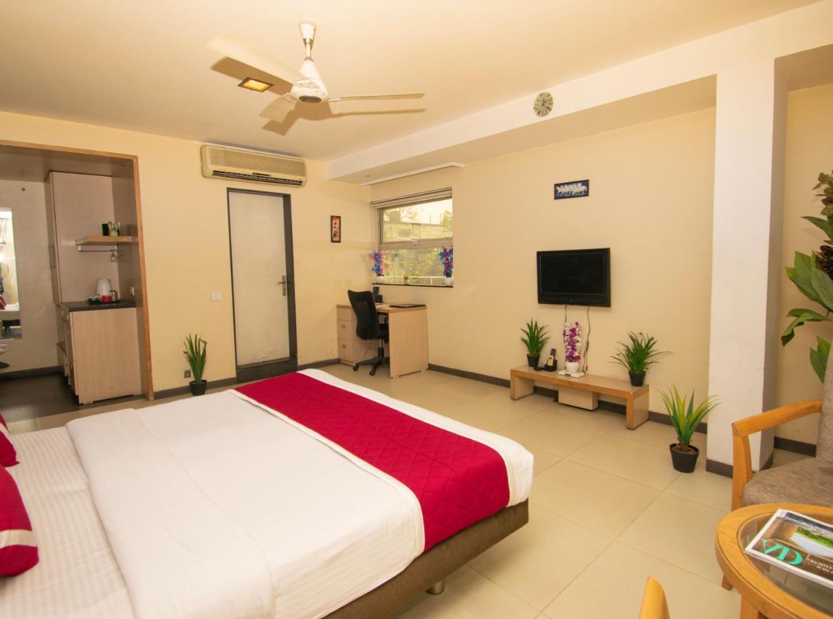 פונה Octave Koregaon Park מראה חיצוני תמונה