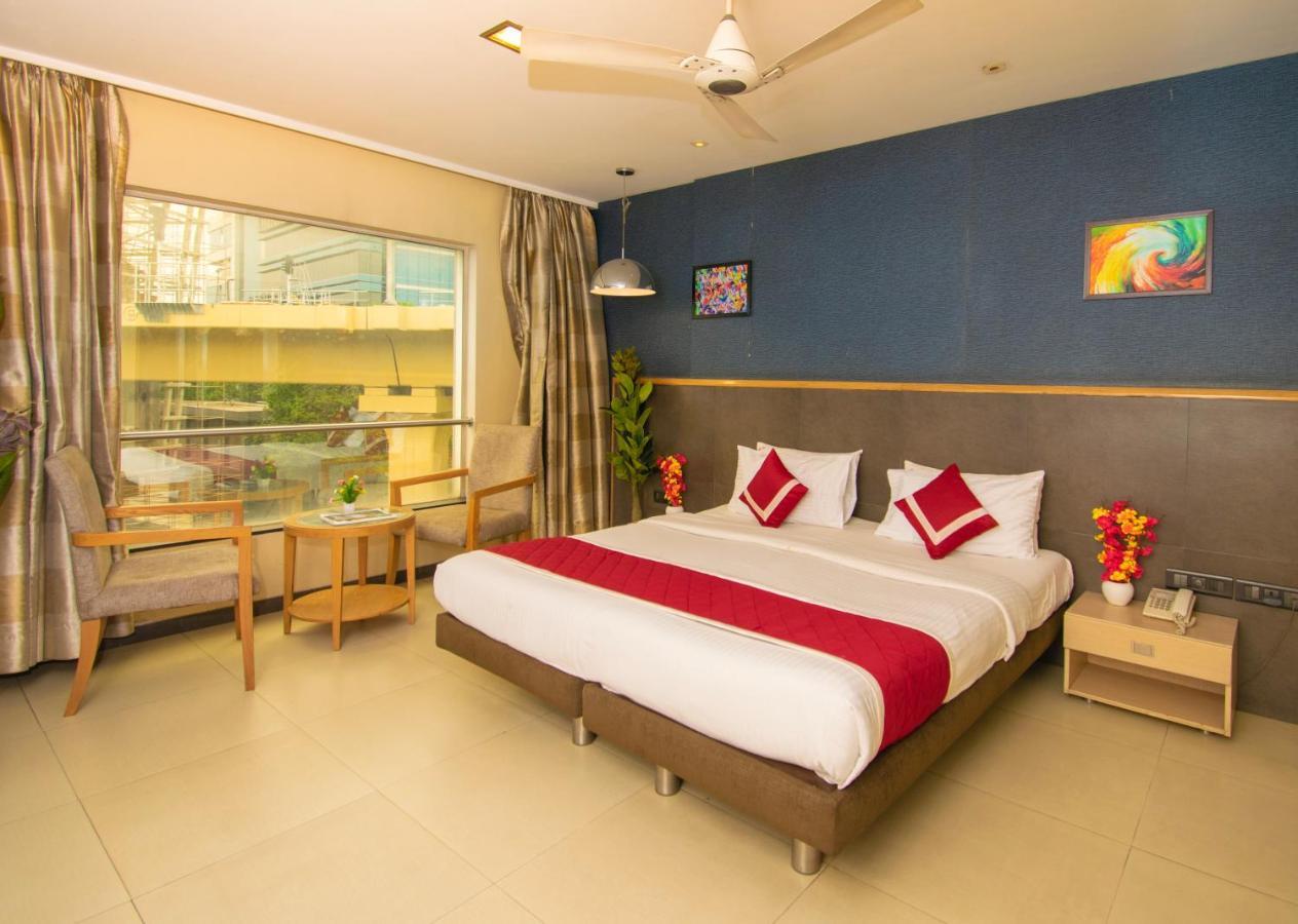 פונה Octave Koregaon Park מראה חיצוני תמונה